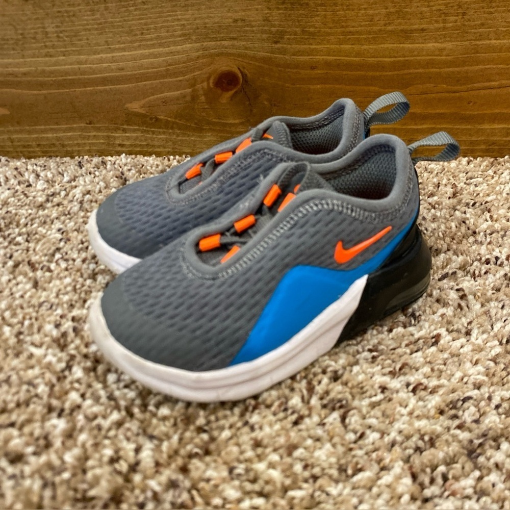 Nike Air Max Motion 2 Gray Toddler Size 5c Athletic Casual